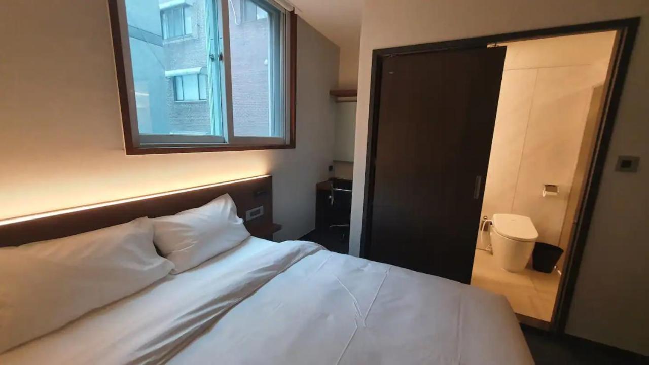 Pillowsopher Hongdae Hotel Seoul Exterior photo